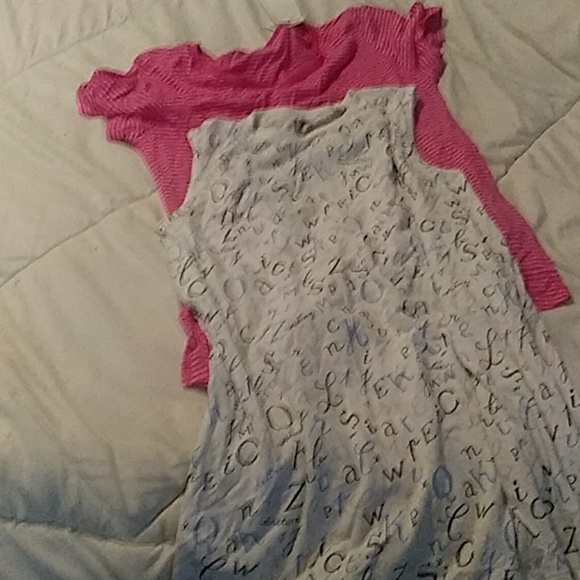 ⭐Uniqlo top lot s olympia le tan - Picture 1 of 3